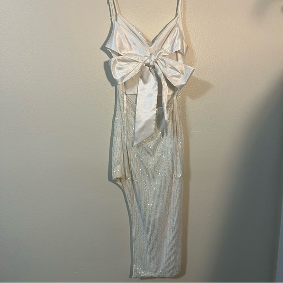 B Darlin Large bow Tie Back White Sequin Dress Size 0 Hoco Bridal Party Formal - Picture 2 of 8